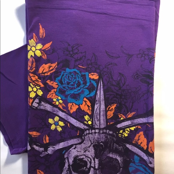 2/$20 Express Men’s Short Sleeve T- Shirt Purple Graphic Print M - Picture 8 of 8